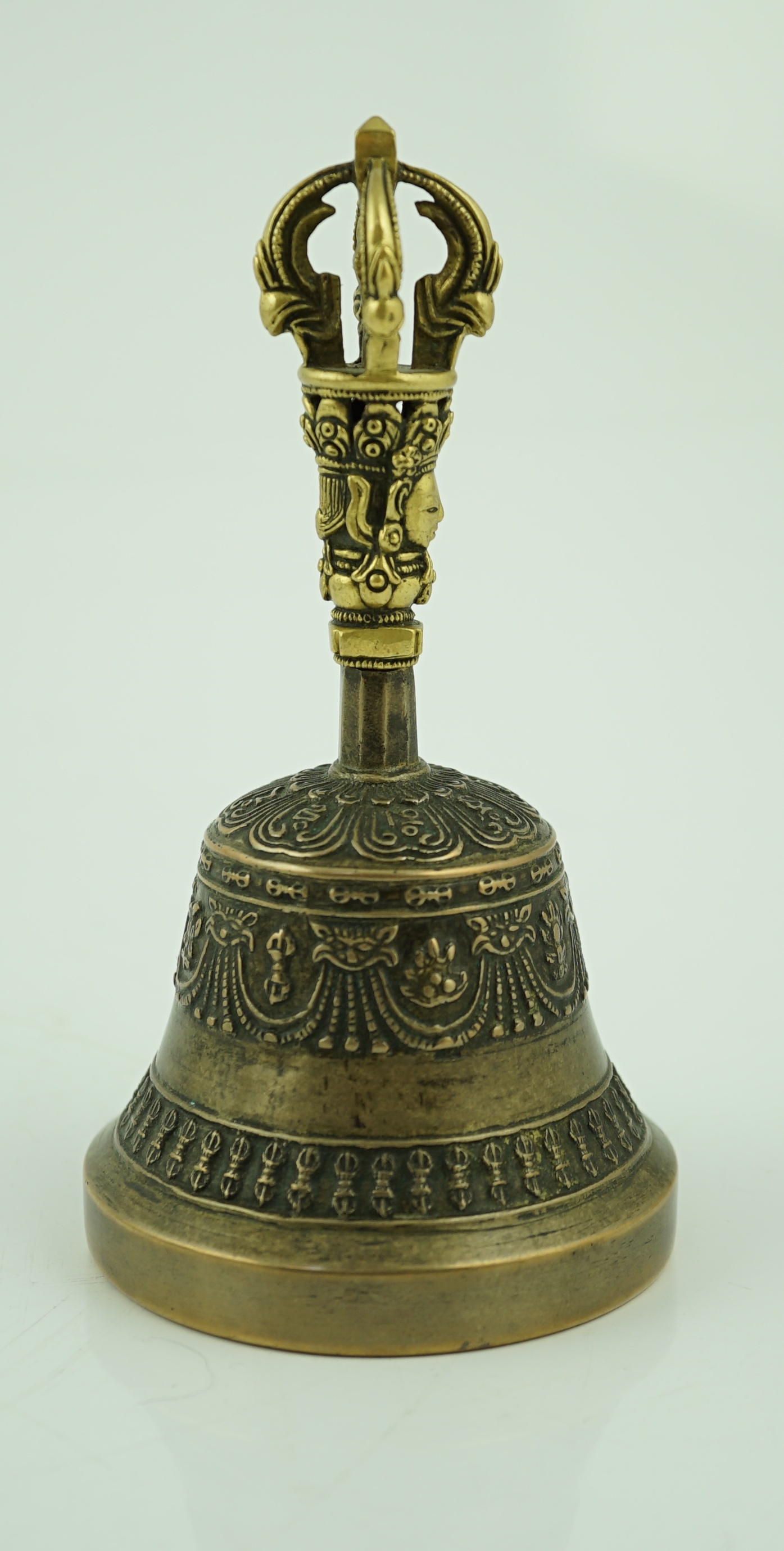 A Tibetan bronze ghanta bell, 18th/19th century